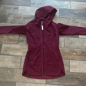 Lululemon Rain Rebel Jacket size 4 cranberry